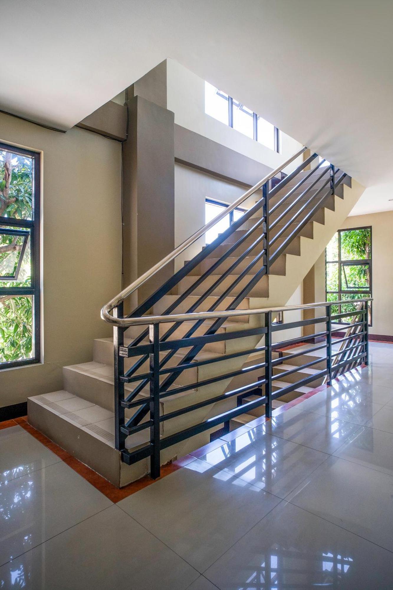Super Oyo 604 Chateau Cinco Dormitel Davao Экстерьер фото