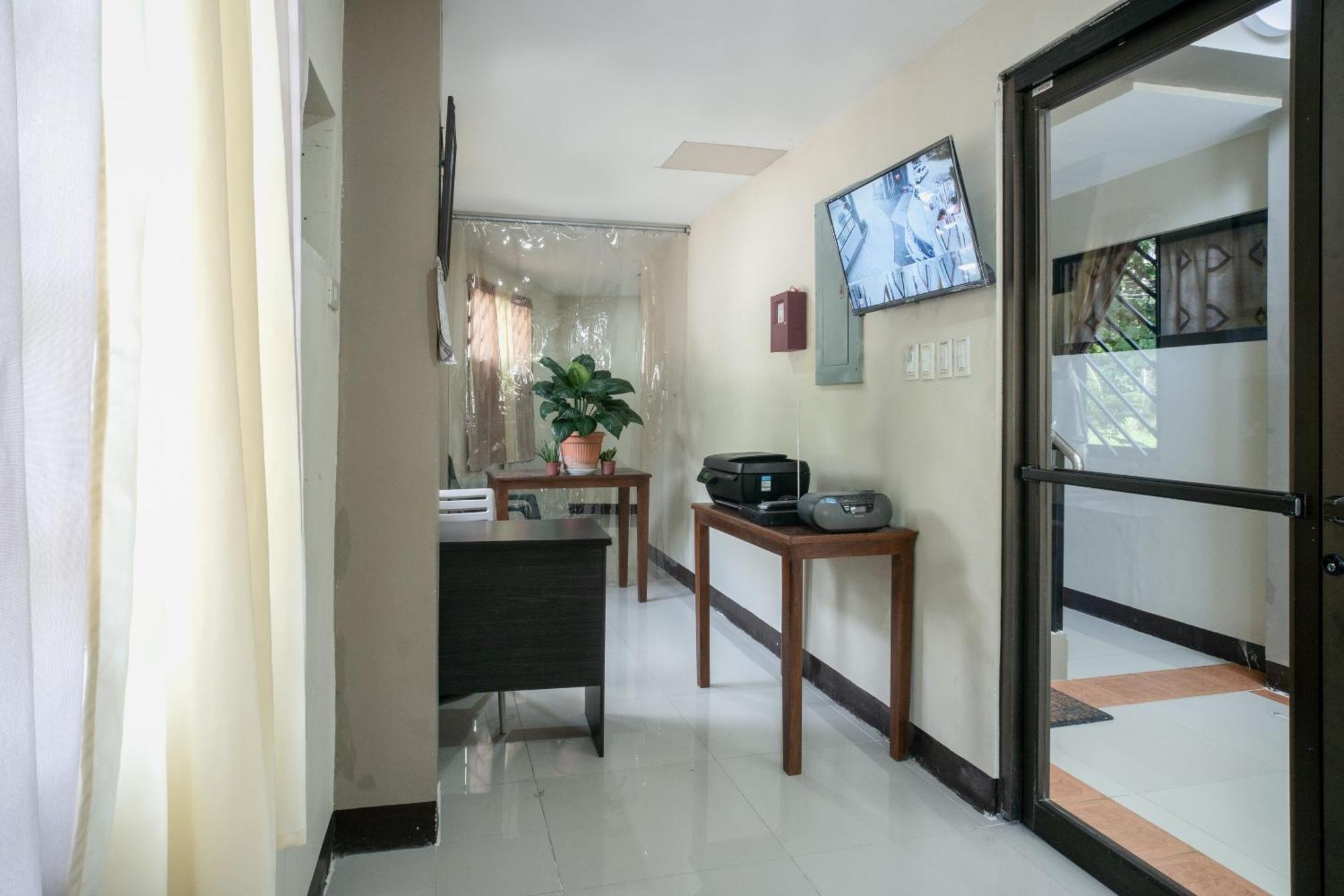 Super Oyo 604 Chateau Cinco Dormitel Davao Экстерьер фото