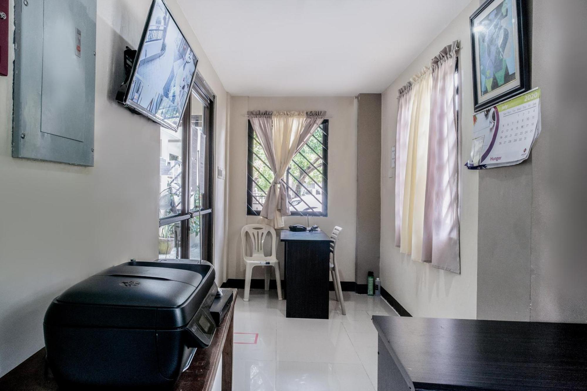 Super Oyo 604 Chateau Cinco Dormitel Davao Экстерьер фото