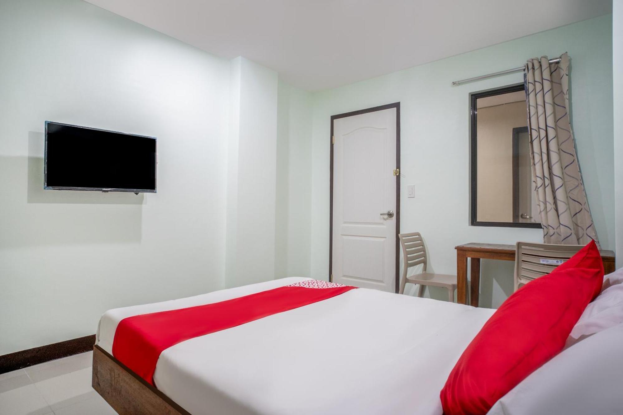 Super Oyo 604 Chateau Cinco Dormitel Davao Экстерьер фото